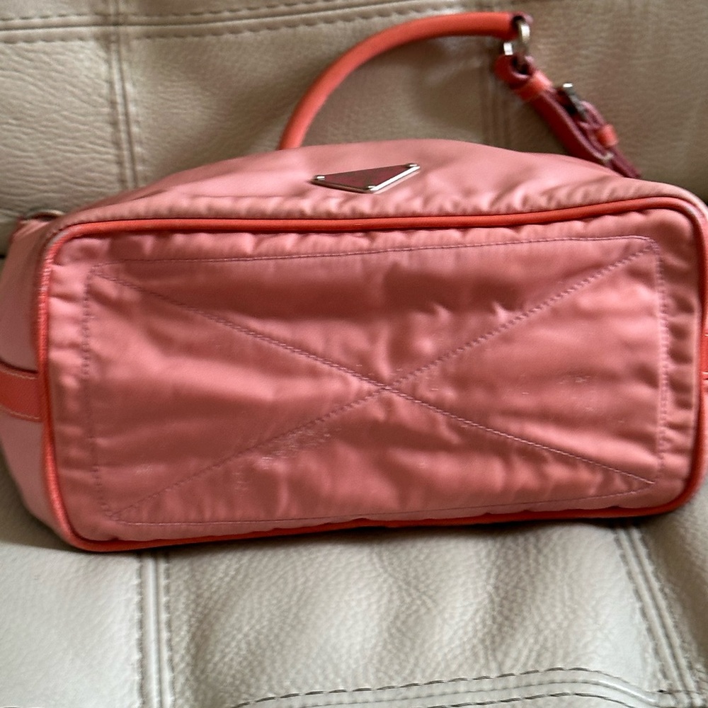 Vintage 100% authentic Prada nylon hobo bag. In good condition - Picture 4 of 9